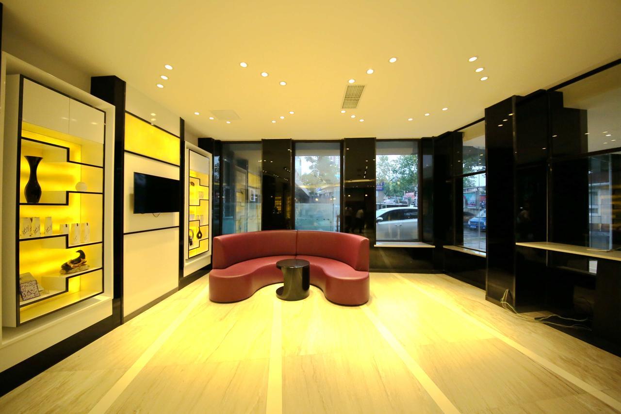 Lavande Hotel Qingdao North Station Shop Екстер'єр фото