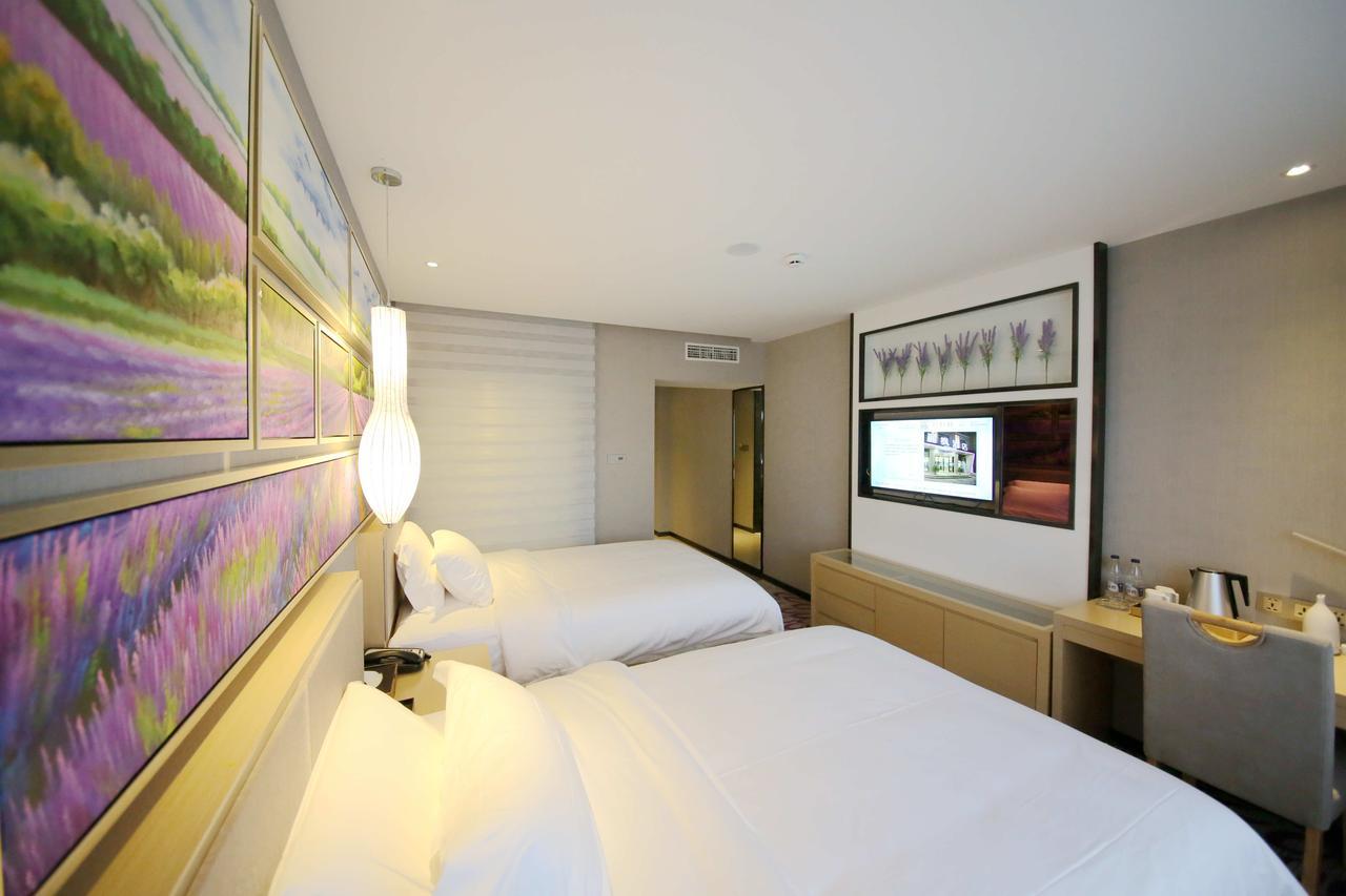 Lavande Hotel Qingdao North Station Shop Екстер'єр фото