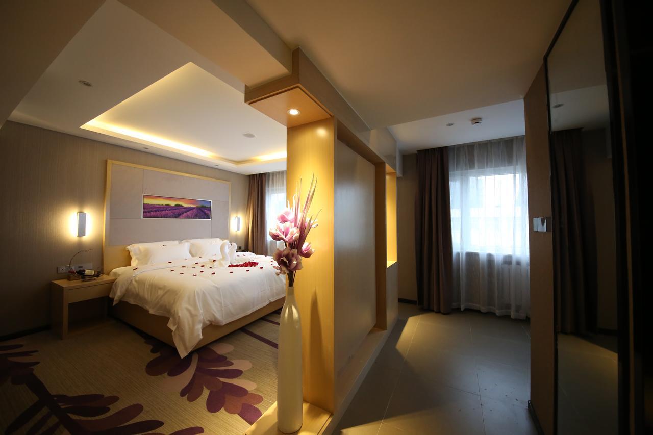 Lavande Hotel Qingdao North Station Shop Екстер'єр фото